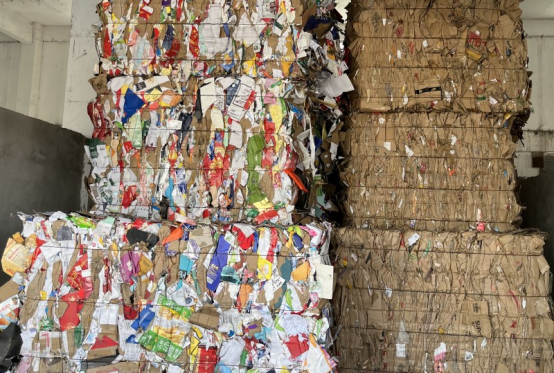 貓先生再生資源回收，智能廢品回收箱，垃圾回收柜